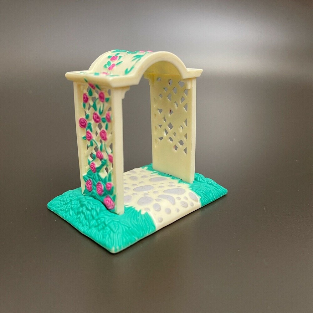 Wedding Arch Dollhouse Gazebo Outdoor Trellis Toy 2 3/4" high x 2 5/8" x 1 7/8"